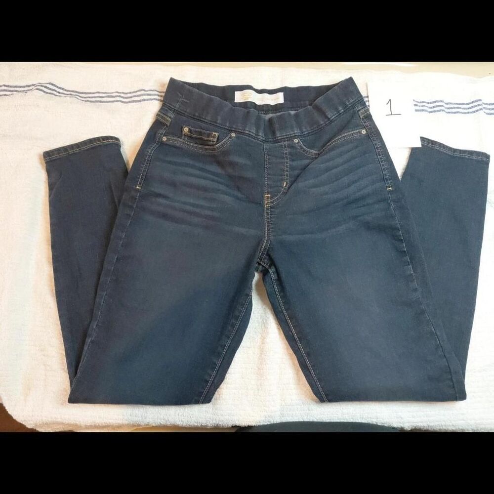 Levi-s Women's Blue and Navy Jeans